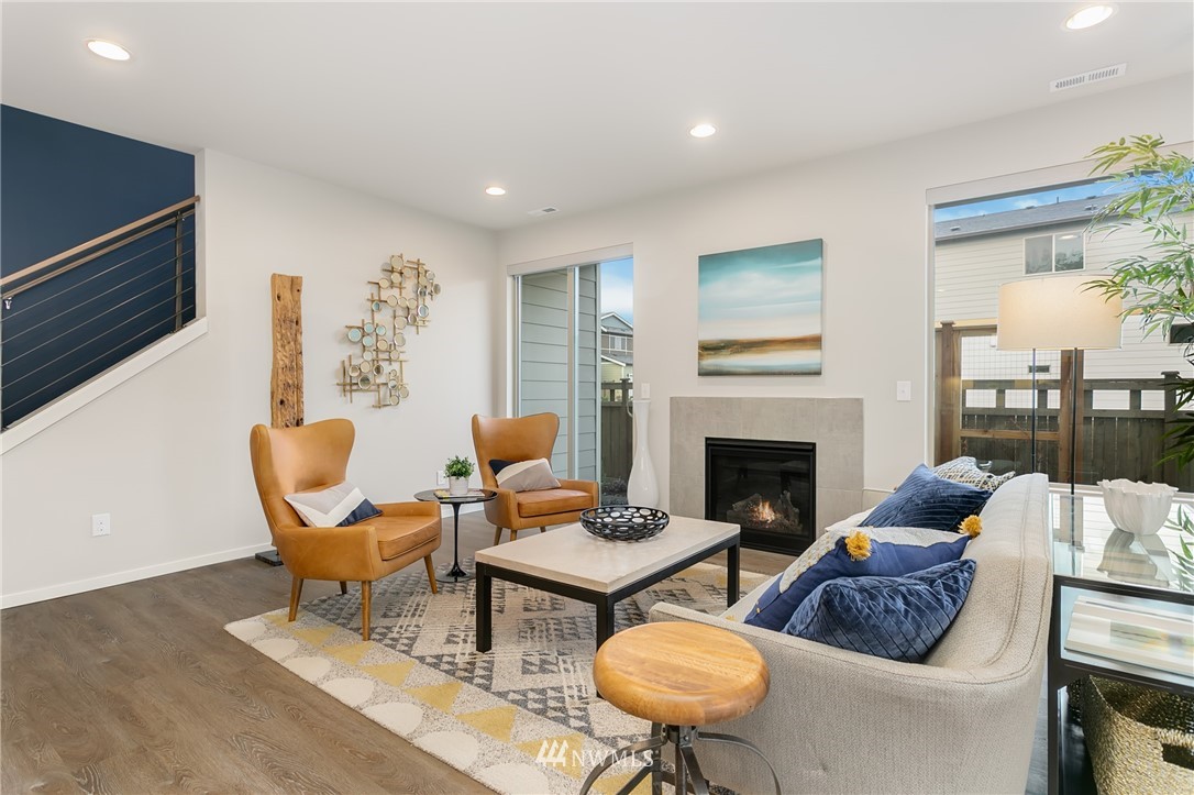 307 Southwest Langston Road, Unit 4 Renton, WA 98057 - Photo 5 of 19
