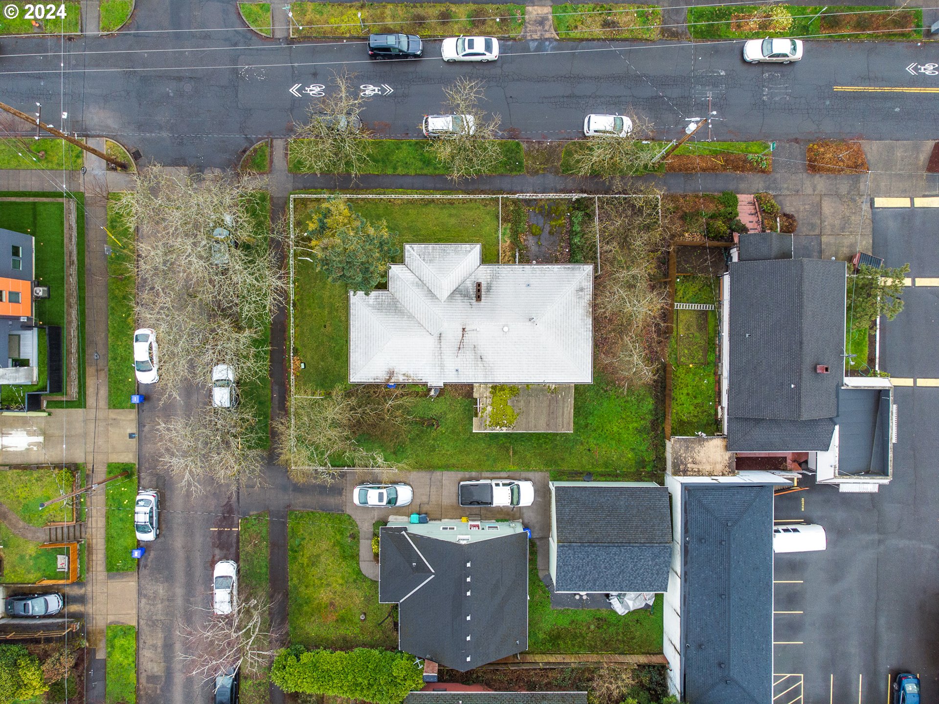 6710 North Greenwich Ave