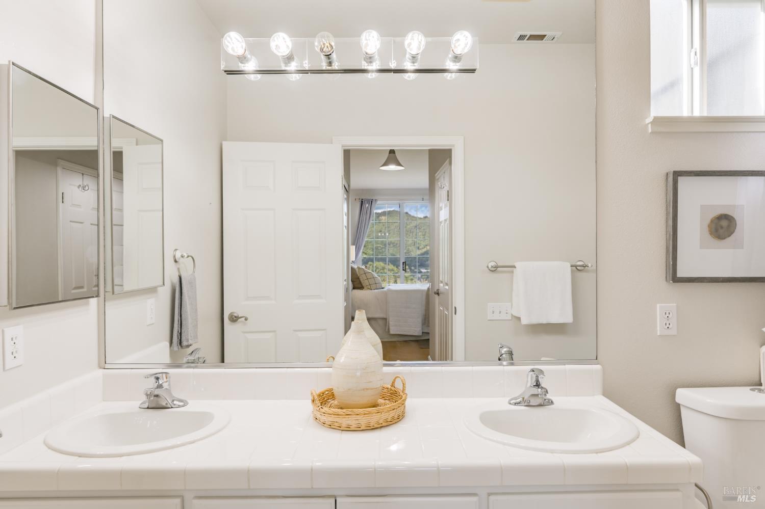 260 Channing Way, Unit 2 San Rafael, CA 94903 - Photo 14 of 32