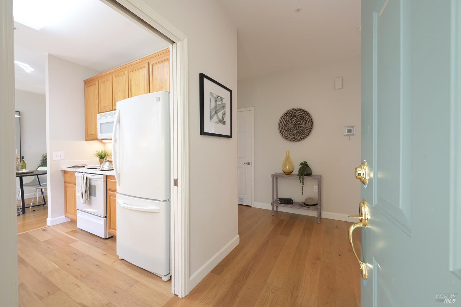 260 Channing Way, Unit 2 San Rafael, CA 94903 - Photo 2 of 32