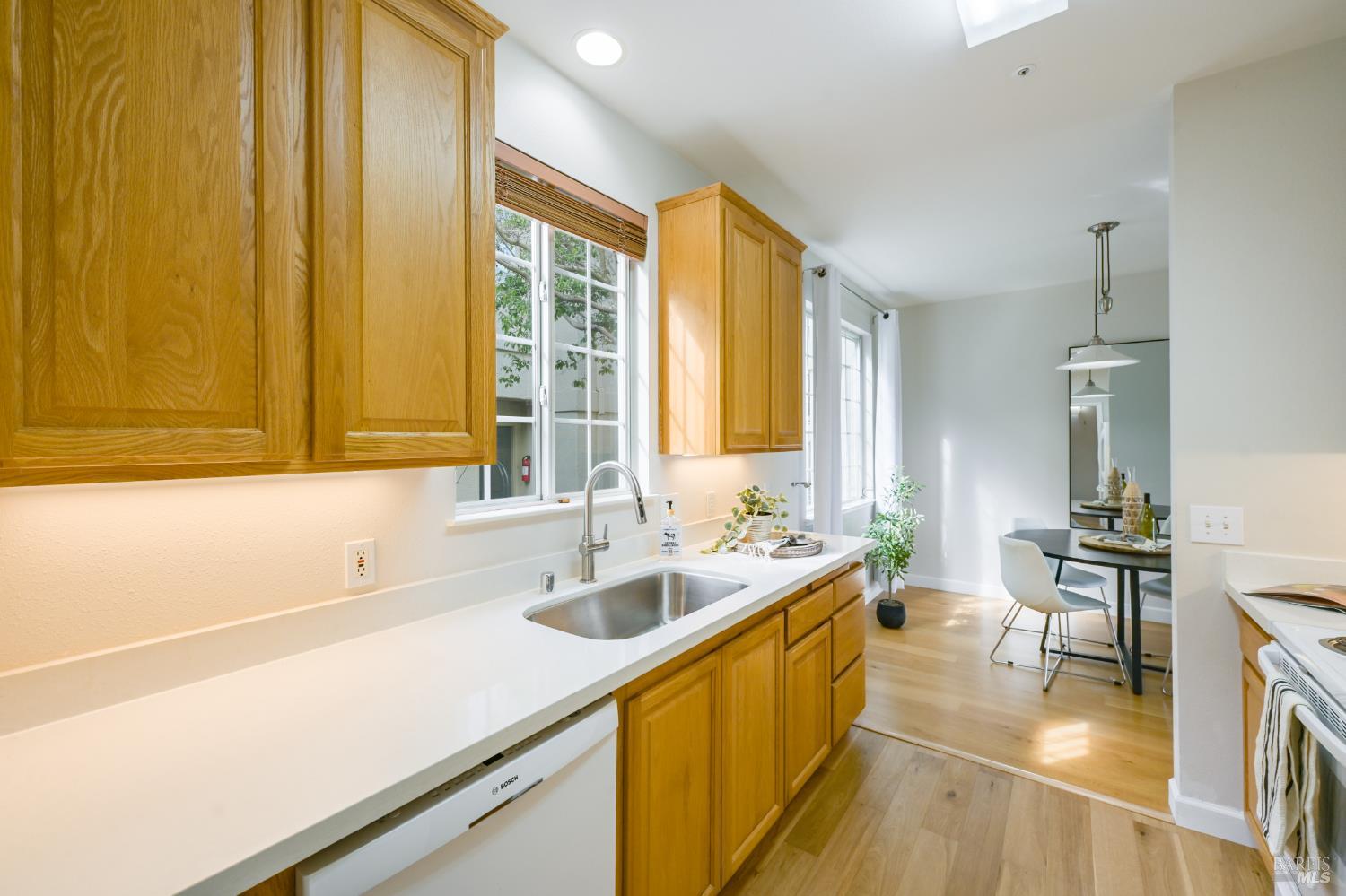 260 Channing Way, Unit 2 San Rafael, CA 94903 - Photo 10 of 32