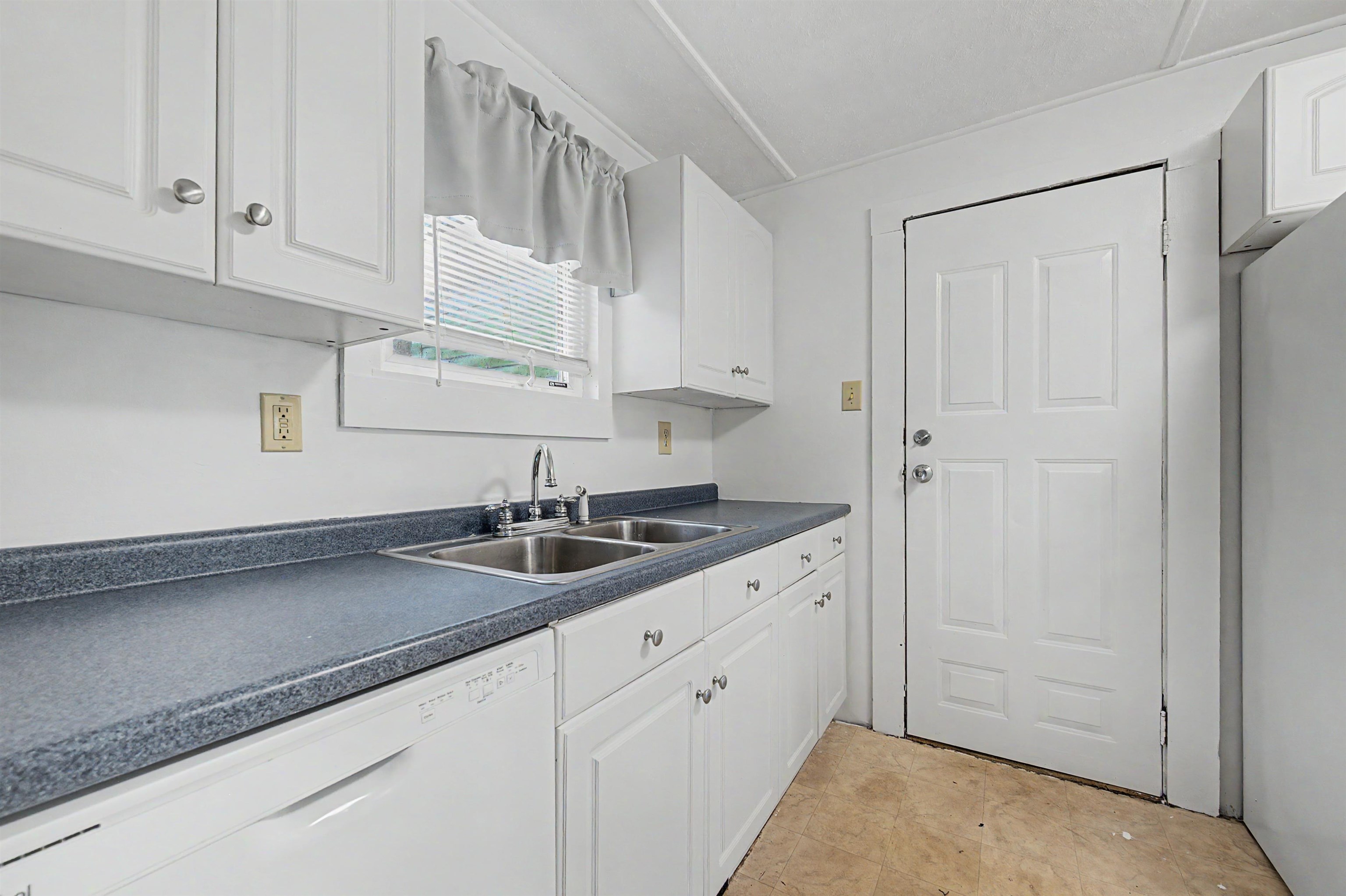 88 Cash Street Croydon, NH 03773 - Photo 4 of 47