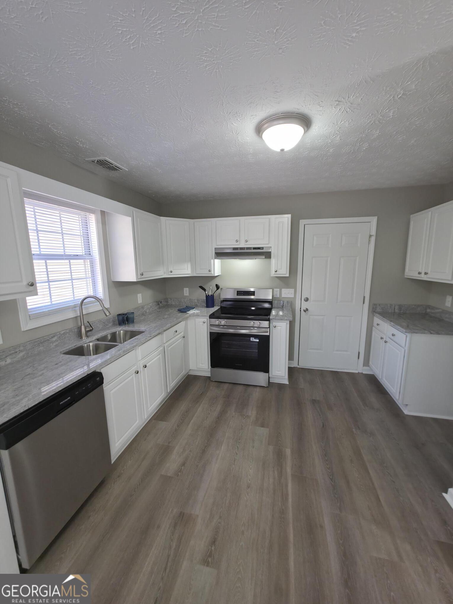 303 Rocky Point Court Winder, GA 30680 - Photo 4 of 19