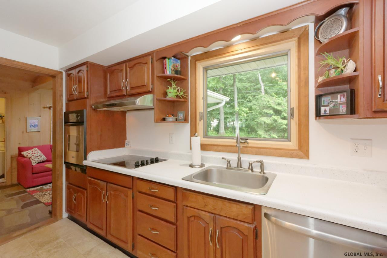 514 Huron Road Bethlehem, NY 12054 - Photo 15 of 35 Photo 15