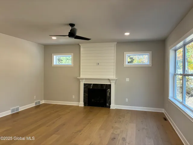 $677,145 | 3 Hunter Court, Milton, NY 12020