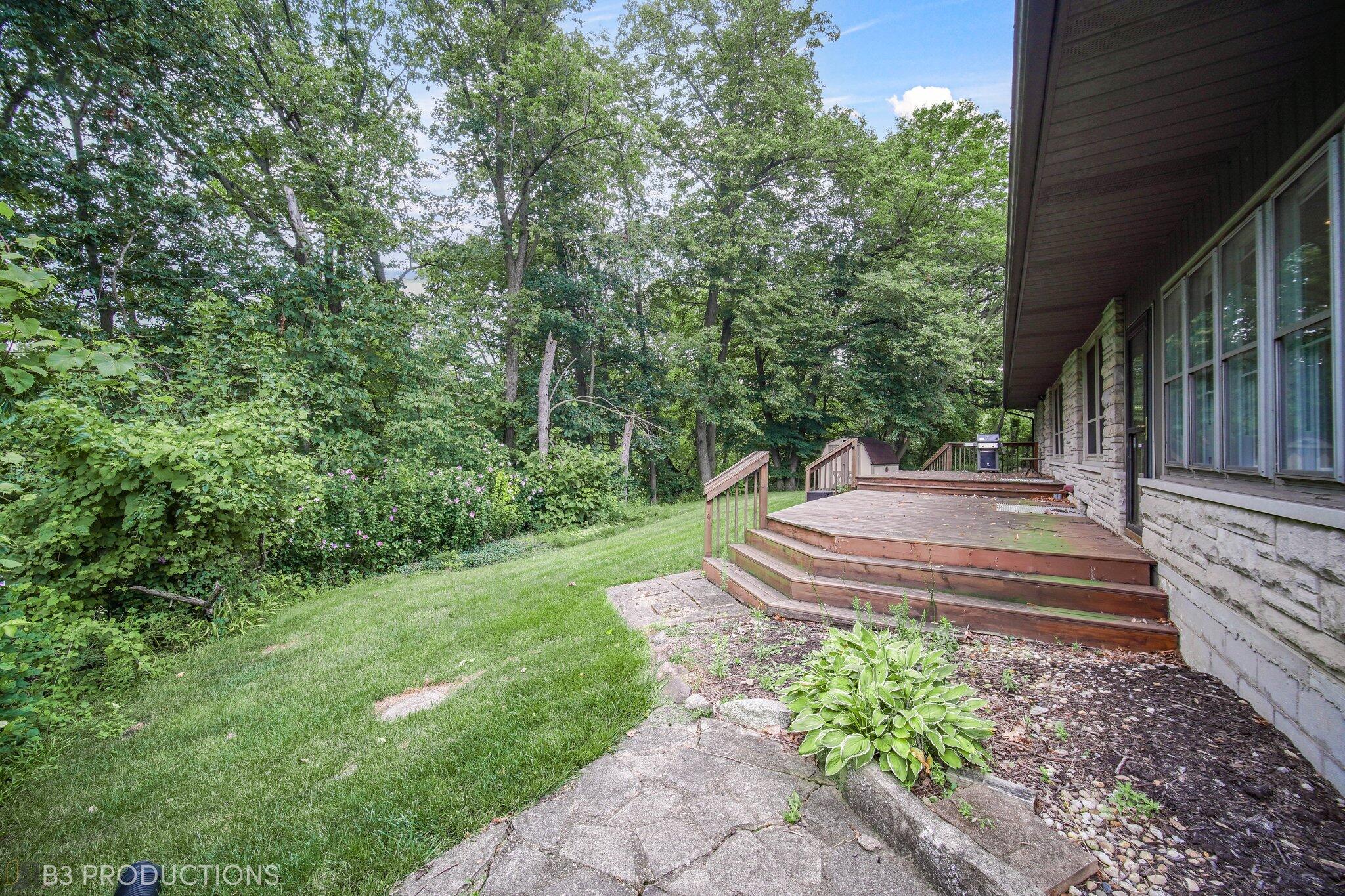 55 Deep River Drive Hobart, IN 46342 - Photo 19 of 21 a garden view with plants