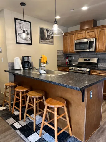 $1,095,000 | 3334 Treehaven Drive, South Lake Tahoe, CA 96150