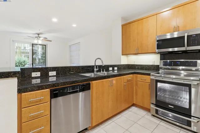 $535,000 | 3090 Glascock Street, Unit 102, Oakland, CA 94601