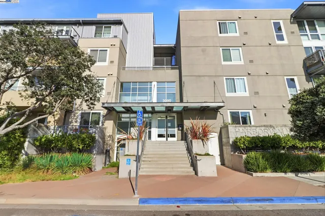 $535,000 | 3090 Glascock Street, Unit 102, Oakland, CA 94601