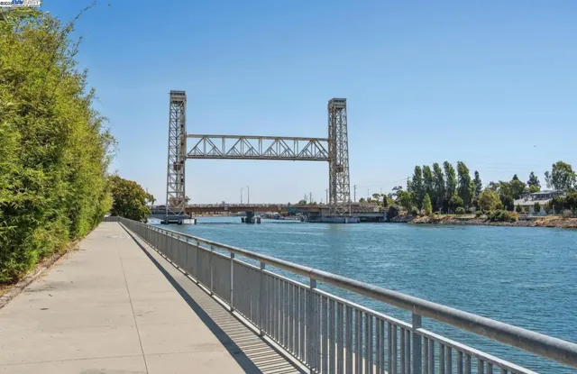 $535,000 | 3090 Glascock Street, Unit 102, Oakland, CA 94601