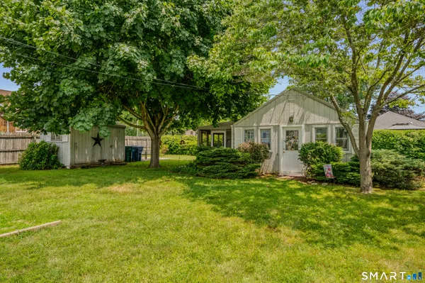 $880,000 | 8 Swan Avenue, Old Lyme, CT 06371