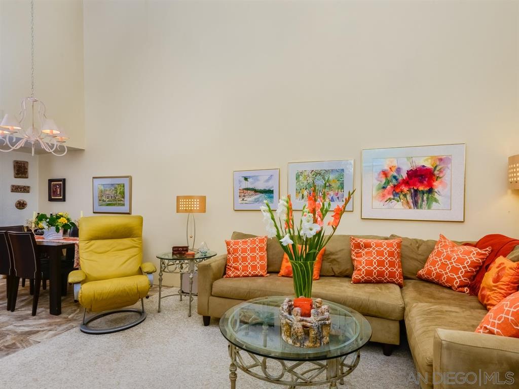 8132 Camino Del Sol, Unit C La Jolla, CA 92037 - Photo 4 of 25