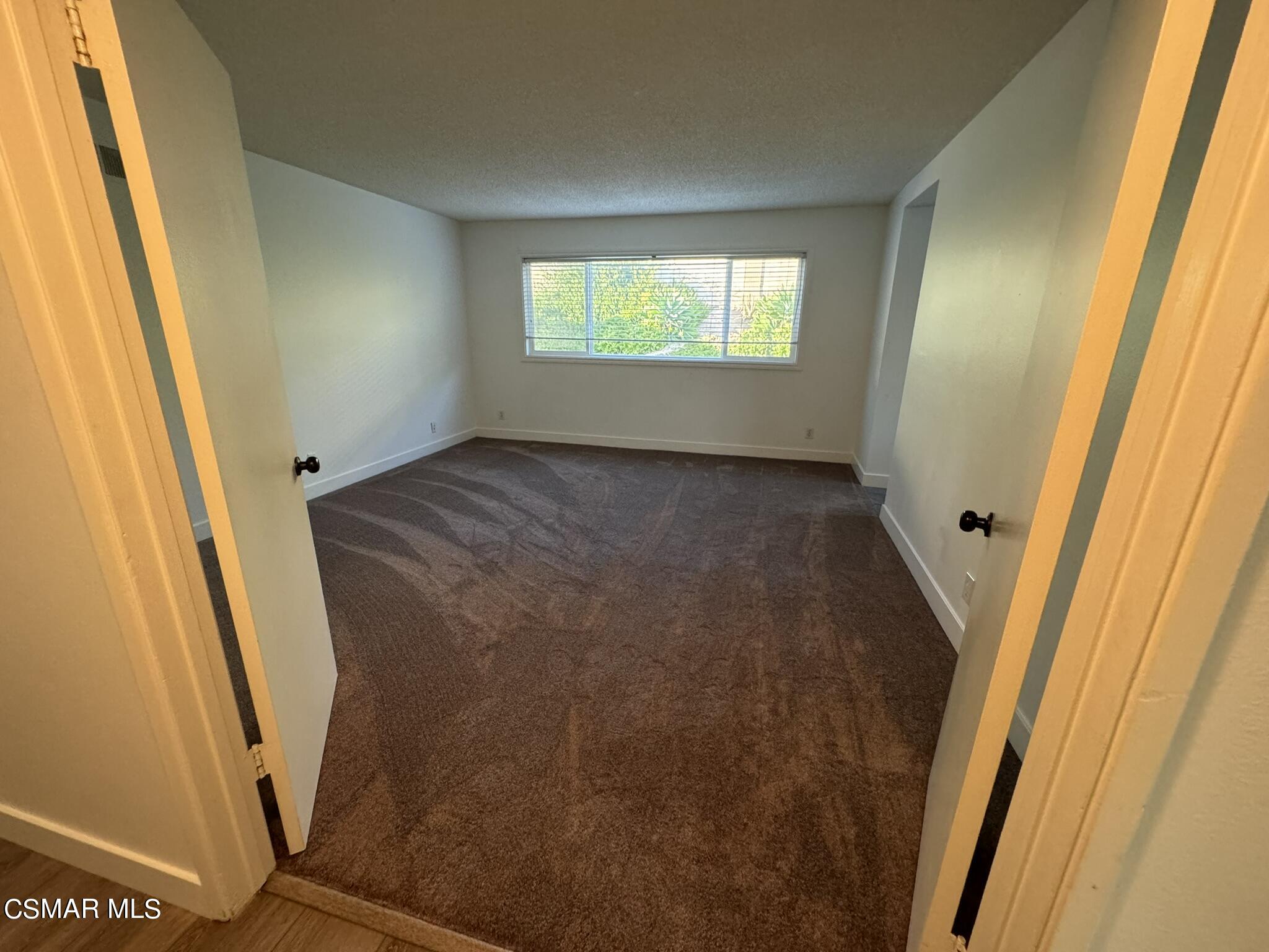 2261 Birchfield Street Simi Valley, CA 93065 - Photo 9 of 23 IMG_7708