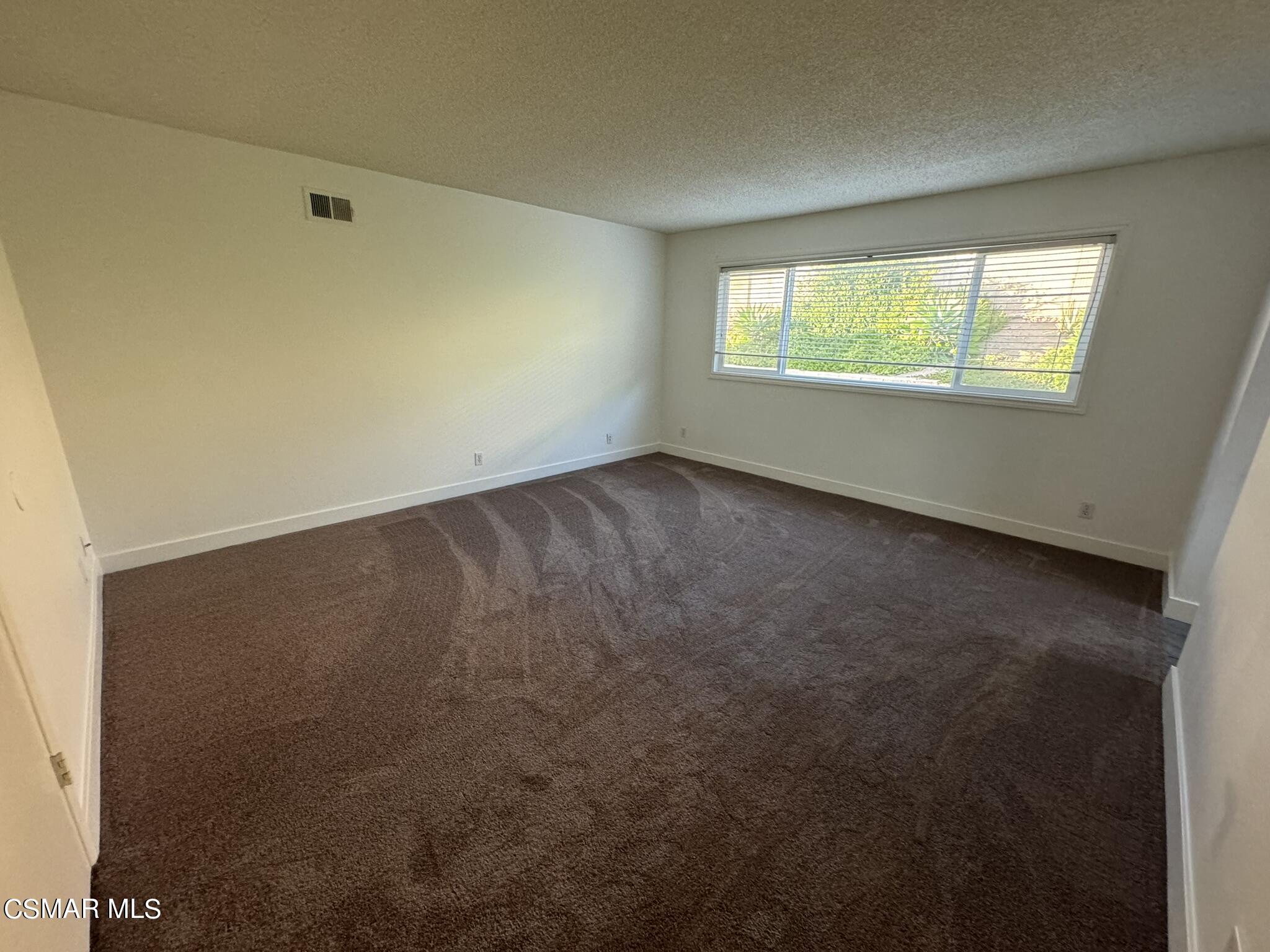 2261 Birchfield Street Simi Valley, CA 93065 - Photo 10 of 23 IMG_7709