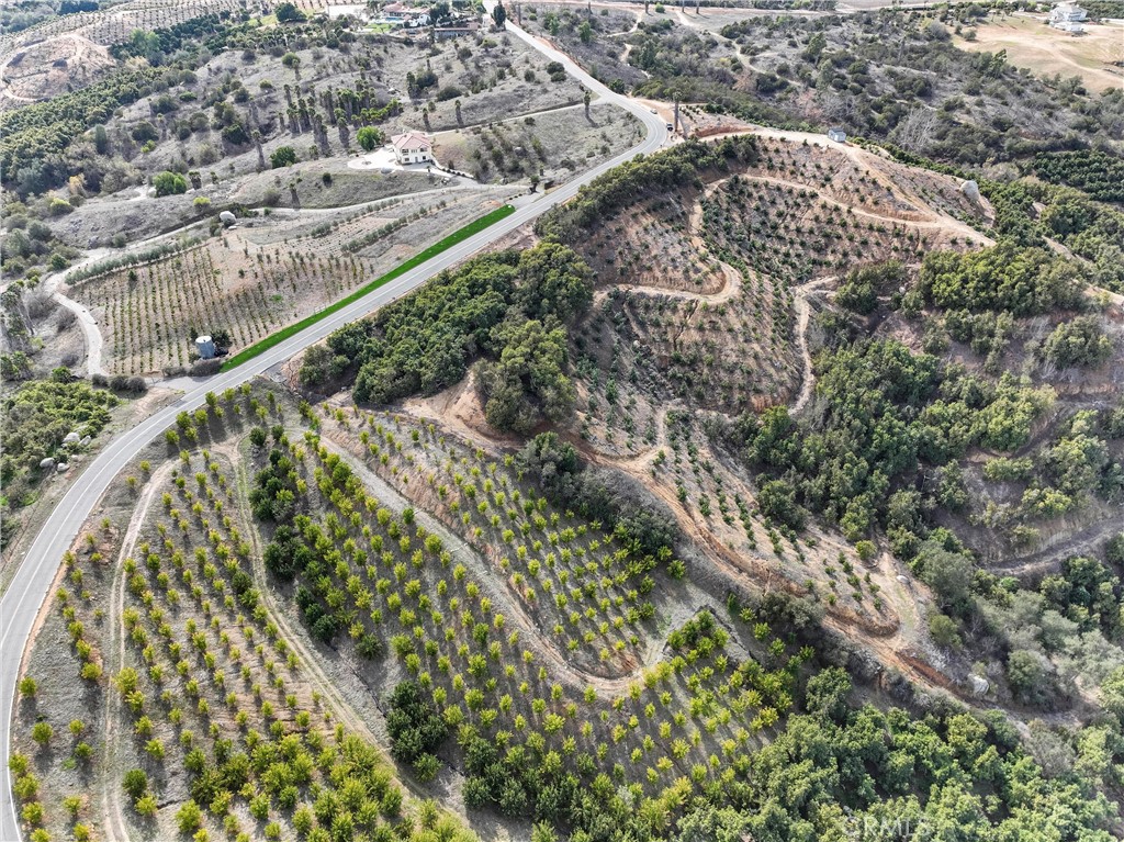 45811 Camaron Road Temecula, CA 92590 - Photo 14 of 21 a view of a large building