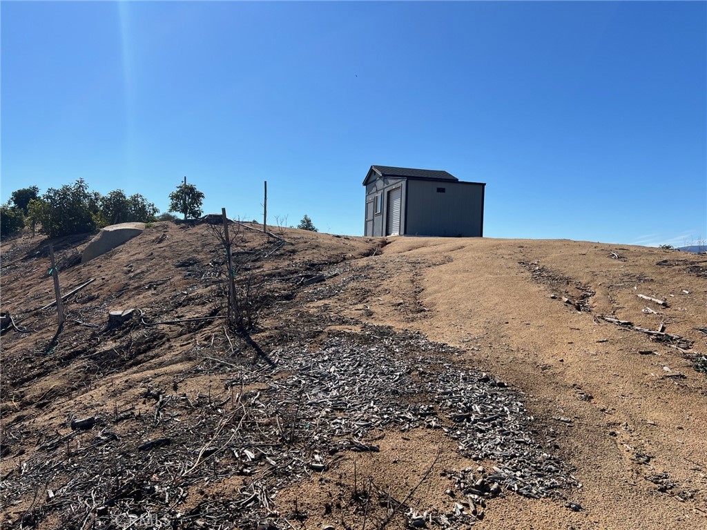45811 Camaron Road Temecula, CA 92590 - Photo 8 of 21 a view of a dry yard