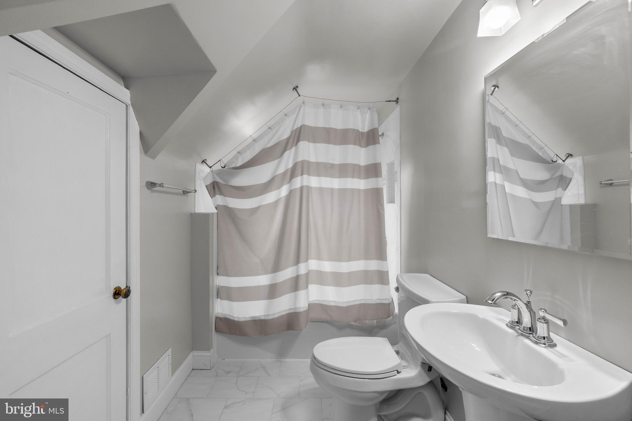 523 Windwood Road Baltimore, MD 21212 - Photo 14 of 40 Full Bath