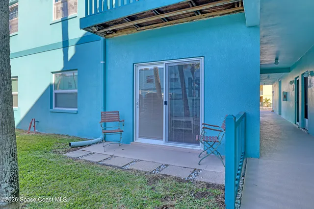 a view of an outdoor space