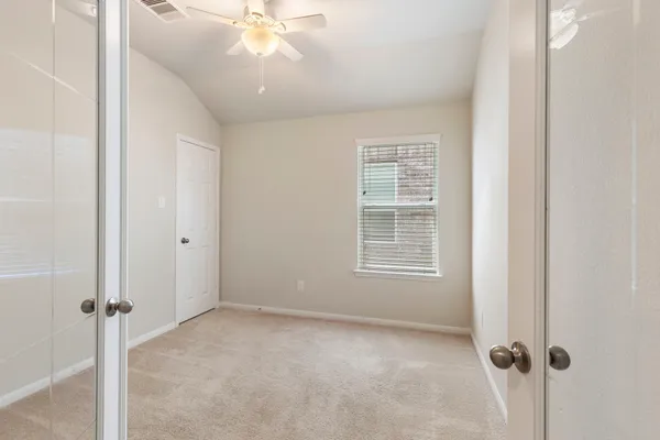 $2,400 | 10158 North Whimbrel Circle, Conroe, TX 77385