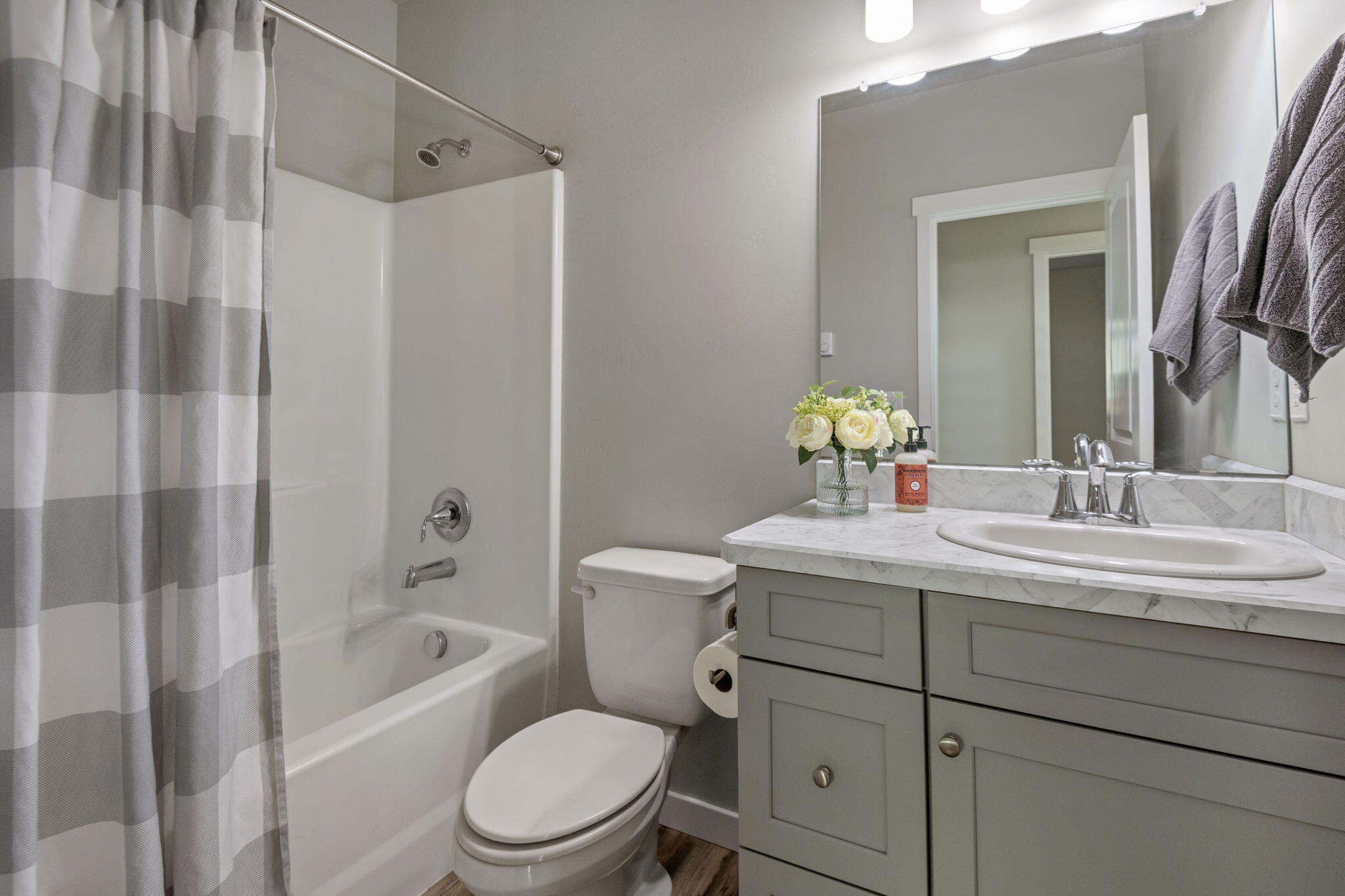 51215 Riley Lane La Pine, OR 97739 - Photo 13 of 23 Bathroom 2