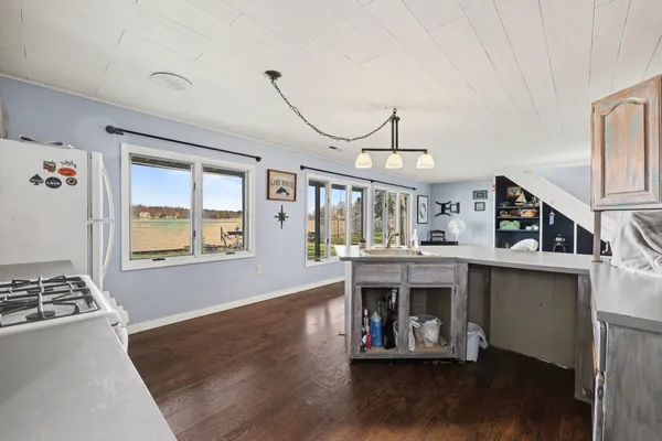 $450,000 | 8945 Mott Drive, Jackson, MI 49201