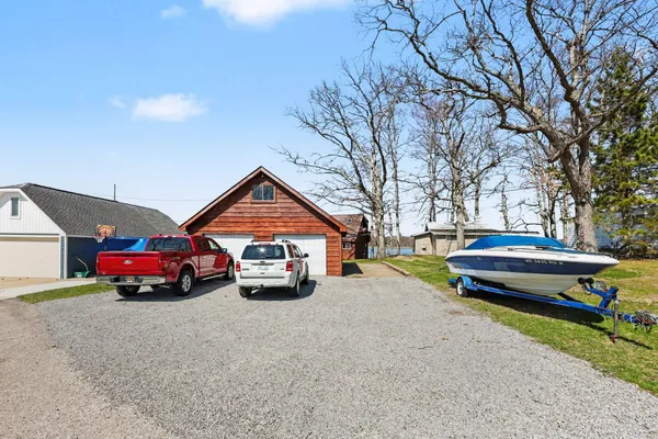 $450,000 | 8945 Mott Drive, Jackson, MI 49201