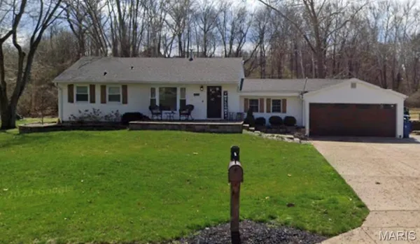 $330,000 | 140 Brookside Lane, Ballwin, MO 63021