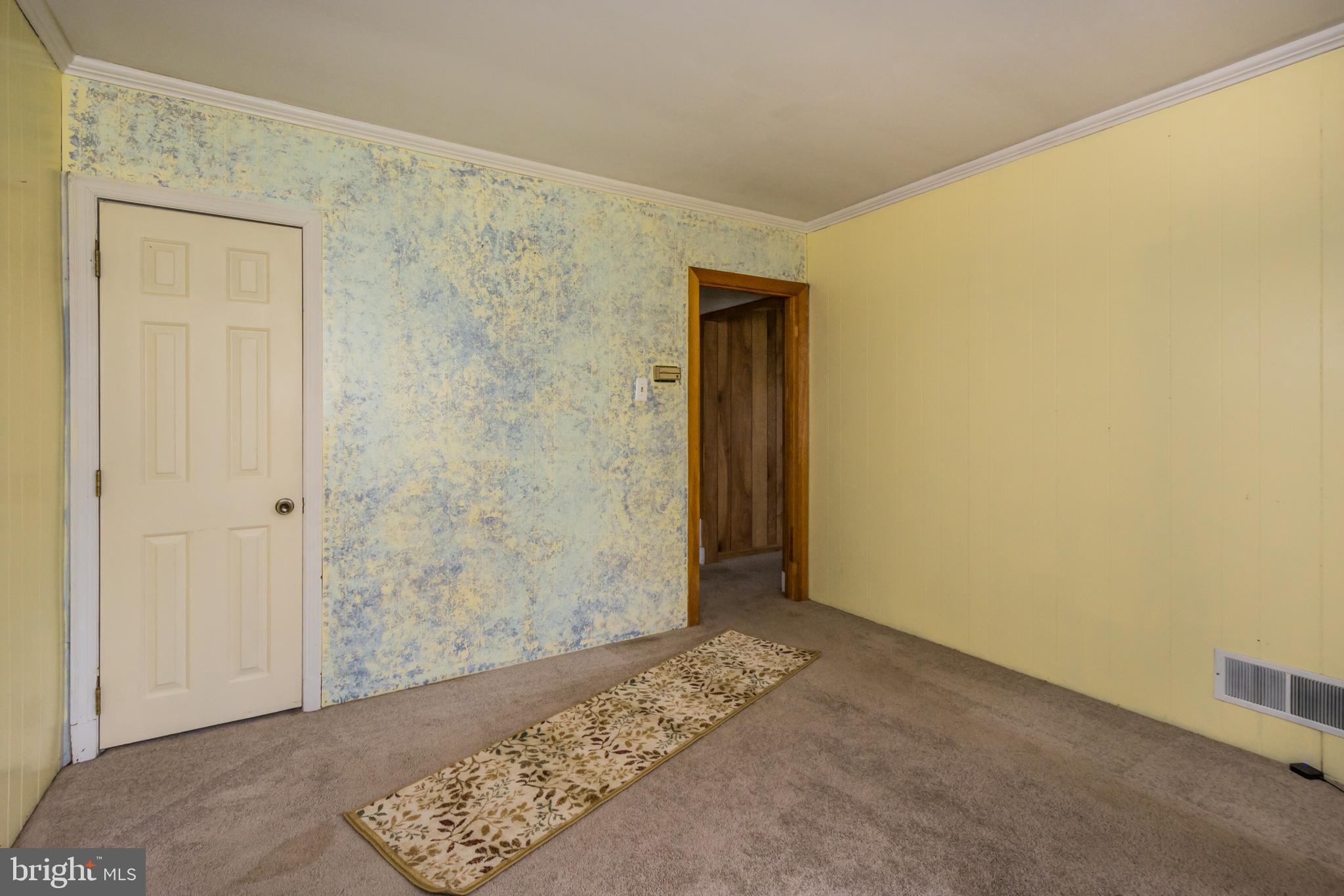 8436 Alvin Road Pasadena, MD 21122 - Photo 14 of 38 Main floor Den or Office (view 3)