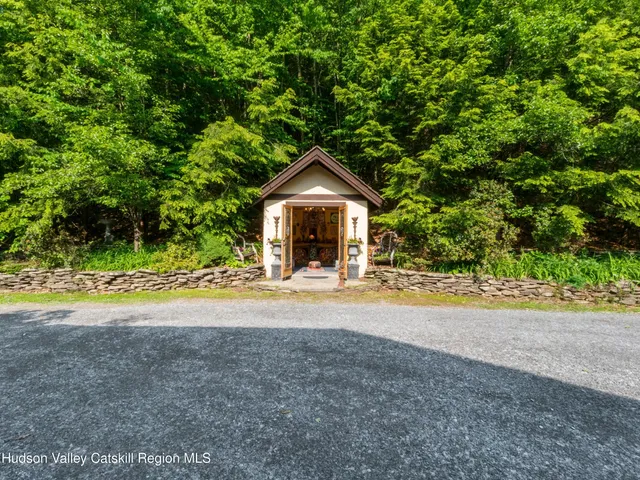 $980,000 | 234 County Highway 8, Roxbury, NY 12421