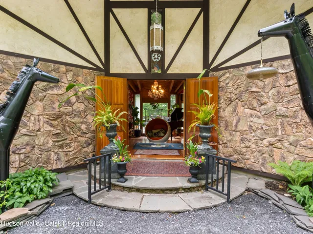 $980,000 | 234 County Highway 8, Roxbury, NY 12421