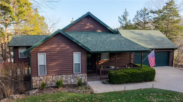 $429,000 | 306 Green Trails Court, Camdenton, MO 65020