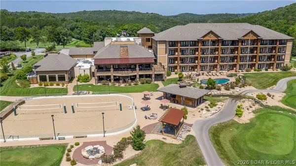 $429,000 | 306 Green Trails Court, Camdenton, MO 65020
