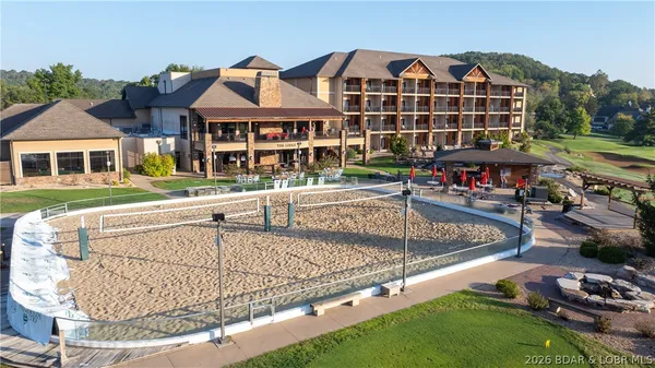 $429,000 | 306 Green Trails Court, Camdenton, MO 65020