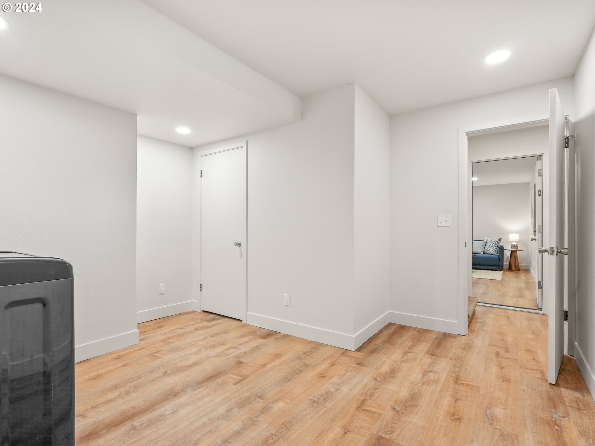 5525 Southwest Florida Street Portland, OR 97219 - Photo 38 of 44 a view of a livingroom with wooden floor