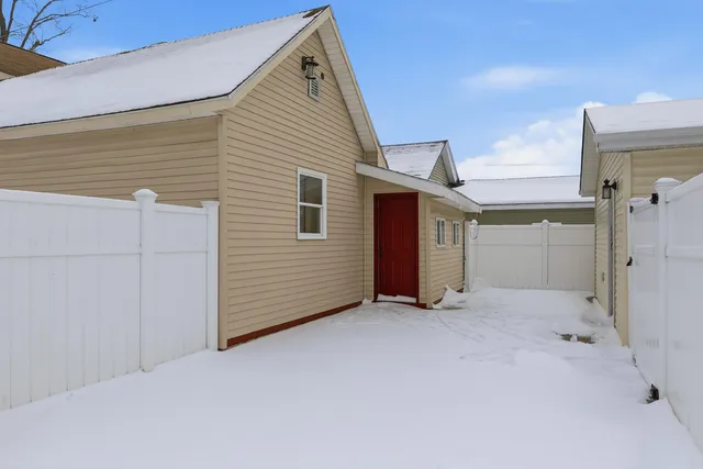 $249,900 | 117 North 3rd Avenue, Big Rapids, MI 49307