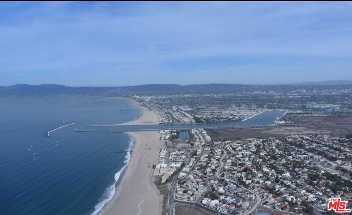 8640 Gulana Avenue, Unit K1020 Playa del Rey, CA 90293 - Photo 30 of 35 a view of a city