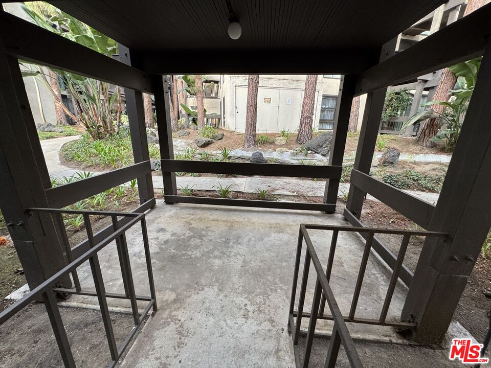 8640 Gulana Avenue, Unit K1020 Playa del Rey, CA 90293 - Photo 10 of 35 a view of an outdoor from a window