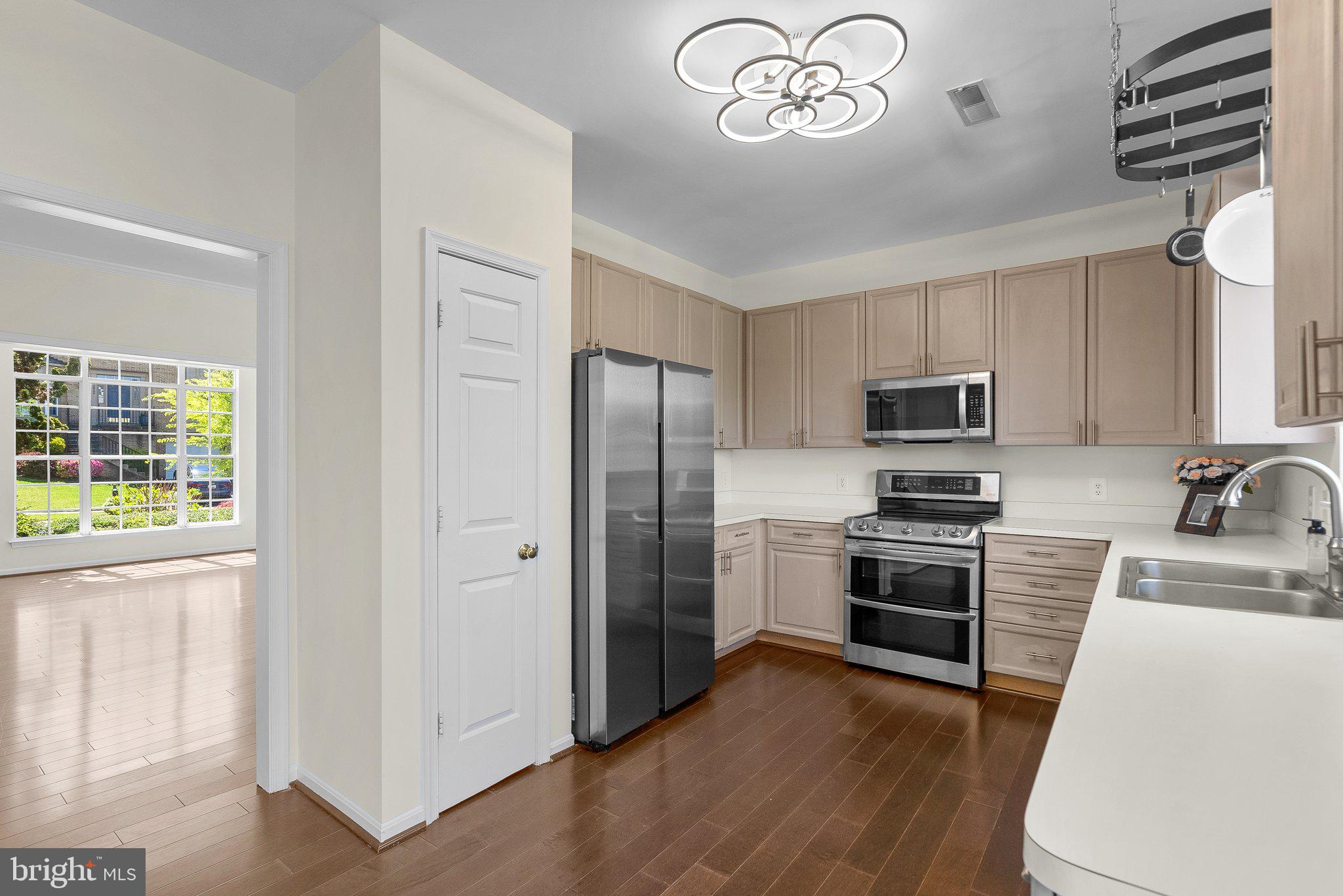 12925 Summit Ridge Terrace Germantown, MD 20874 - Photo 11 of 49 Gallery Image 11