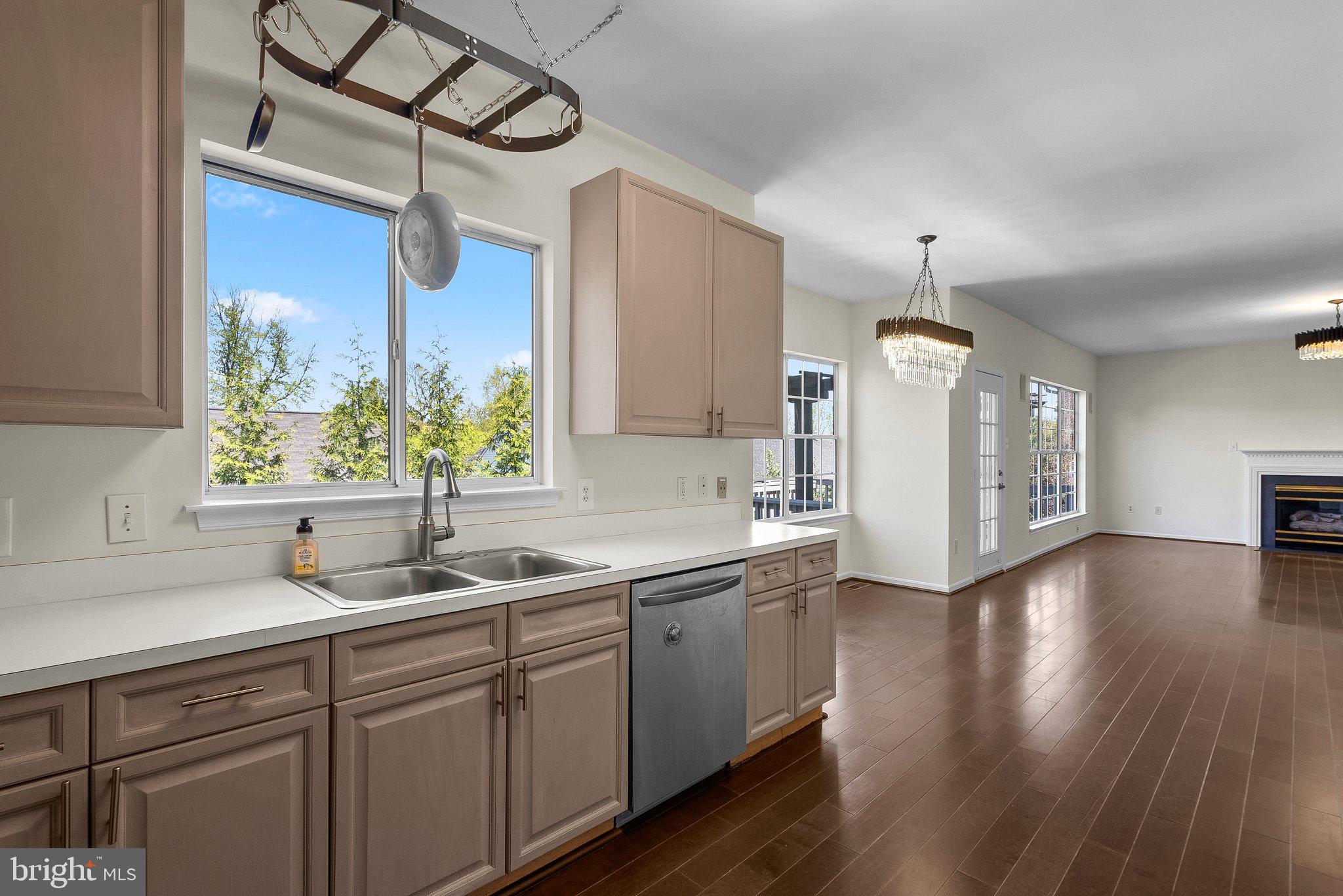 12925 Summit Ridge Terrace Germantown, MD 20874 - Photo 13 of 49 Gallery Image 13