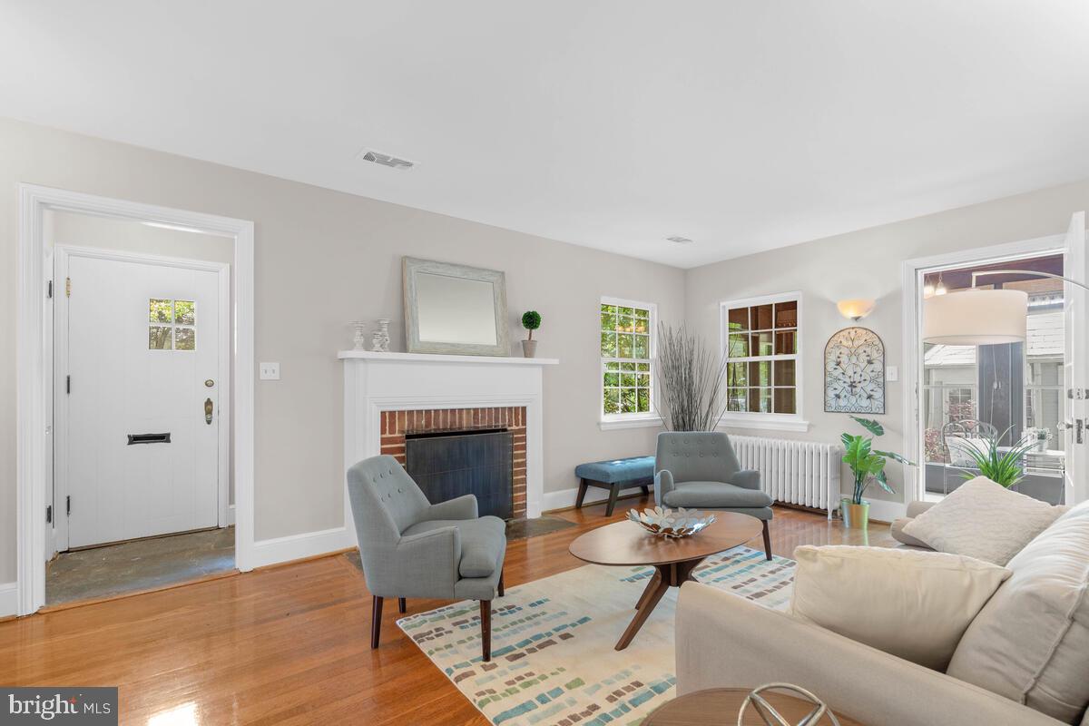 427 Pershing Drive Silver Spring, MD 20910 - Photo 4 of 47 Gallery Image 4