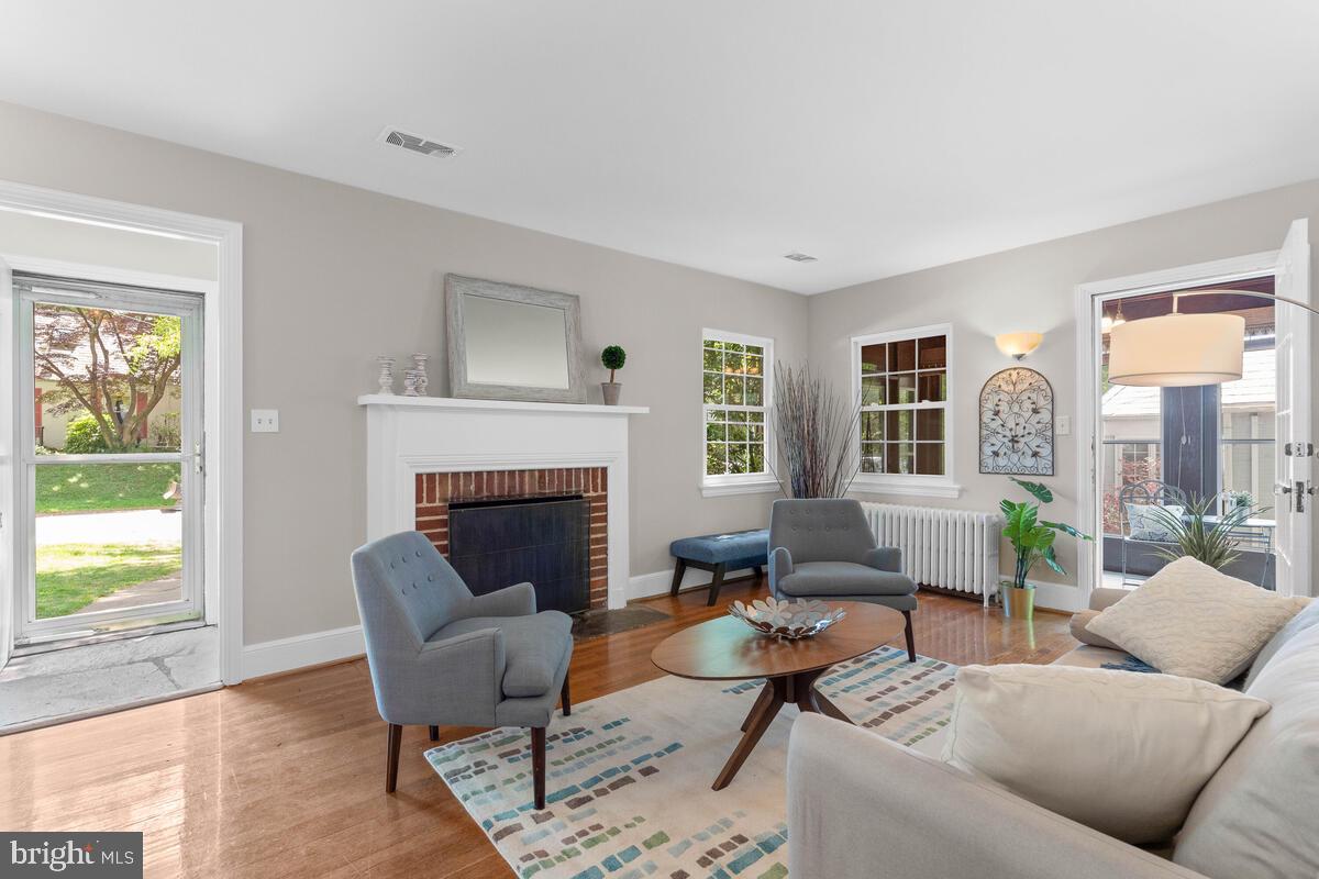 427 Pershing Drive Silver Spring, MD 20910 - Photo 9 of 47 Gallery Image 9
