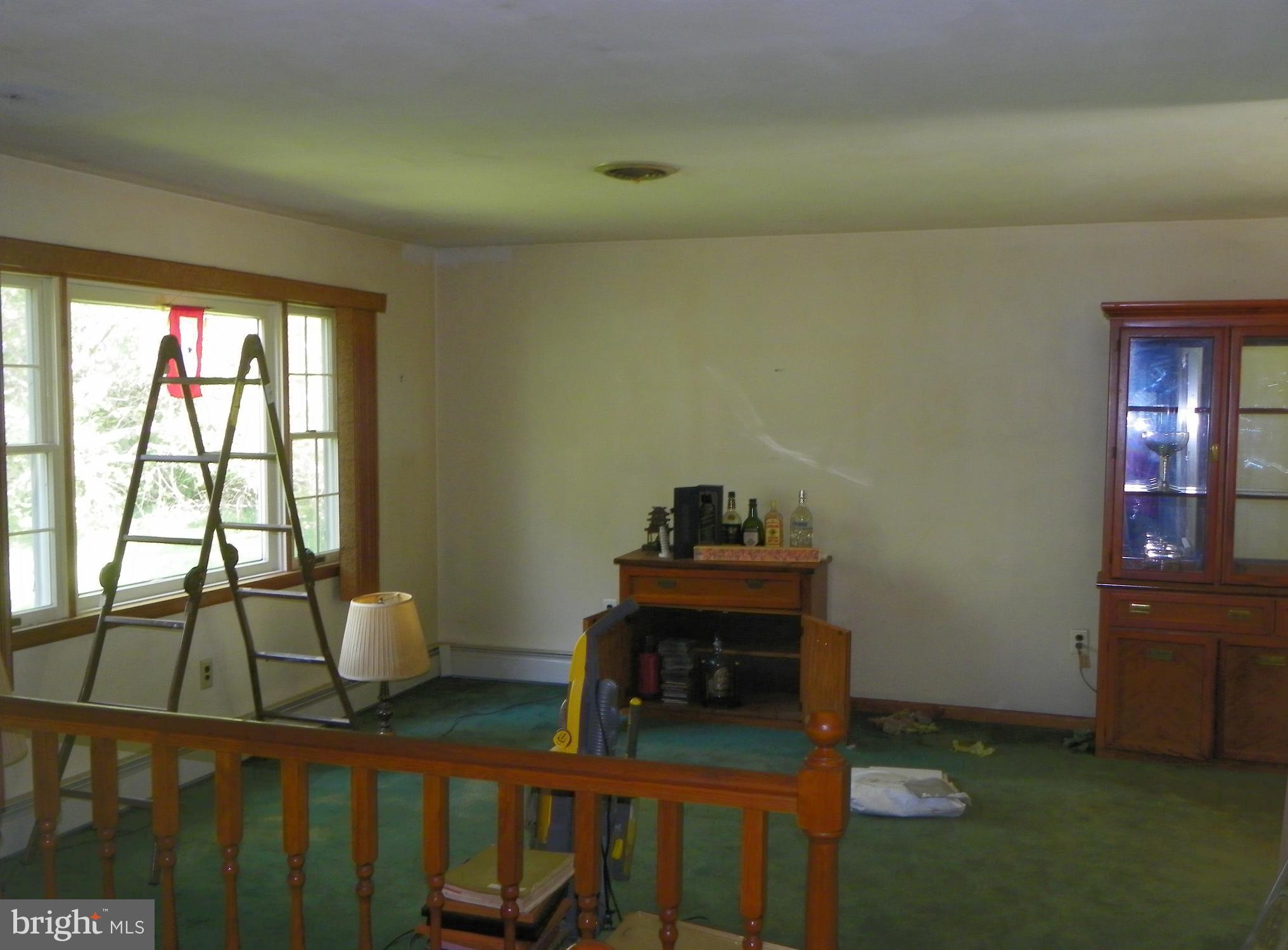 1560 County Line Road Bechtelsville, PA 19505 - Photo 20 of 37 Living room