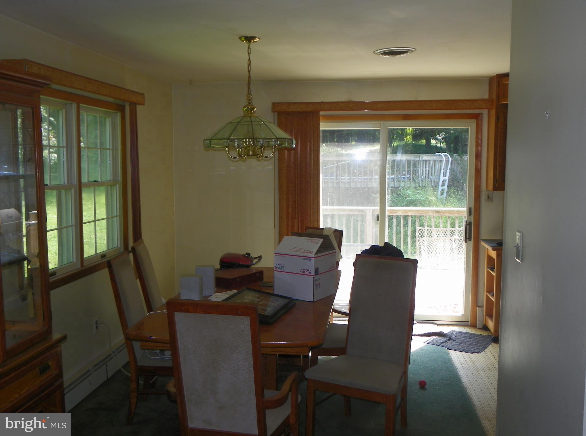 1560 County Line Road Bechtelsville, PA 19505 - Photo 22 of 37 Dining room