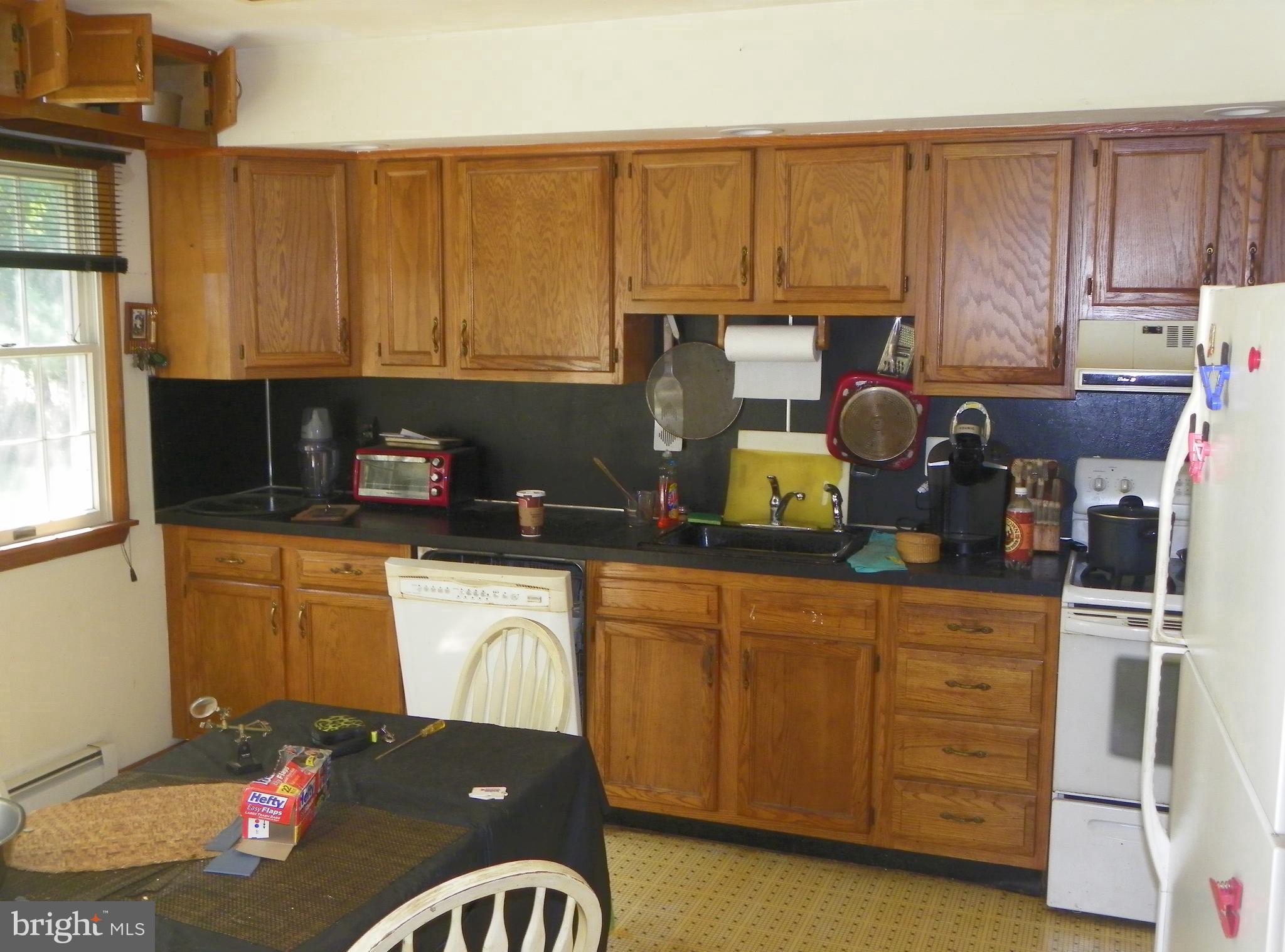 1560 County Line Road Bechtelsville, PA 19505 - Photo 23 of 37 Kitchen