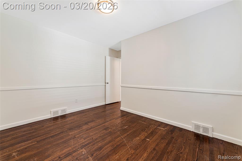 17220 West 13 Mile Road Beverly Hills, MI 48025 - Photo 16 of 35