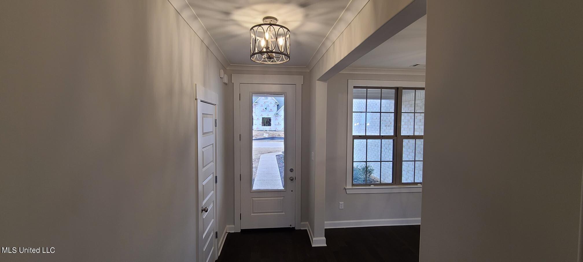 438 Natchez Loop Hernando, MS 38632 - Photo 4 of 27 Foyer