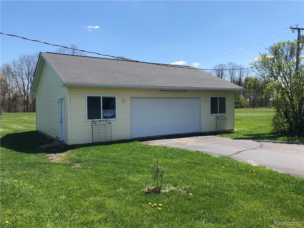 3340 Byron Road Howell, MI 48855 - Photo 31 of 33 2nd garage, nice workshop!