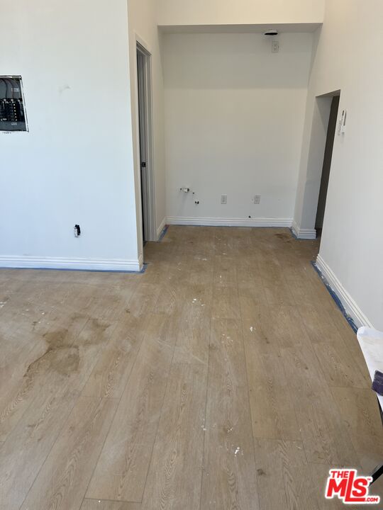 1009 West 46th Street Los Angeles, CA 90037 - Photo 2 of 3