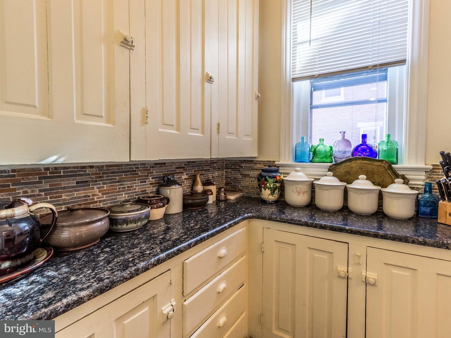 12 6th Avenue Roebling, NJ 08554 - Photo 1 of 25 Butler Pantry