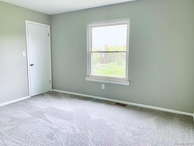 28455 Sumpter Road New Boston, MI 48164 - Photo 31 of 34 IMG_3927.jpg